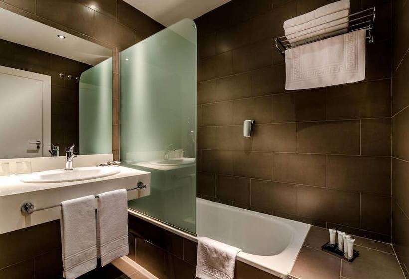 ホテル Yit Via Sevilla Mairena