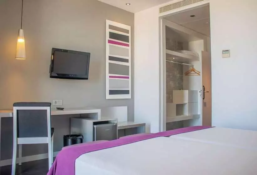 هتل Yit Via Sevilla Mairena