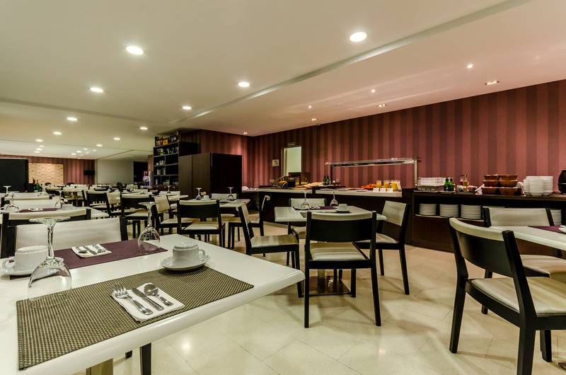 ホテル Yit Via Sevilla Mairena