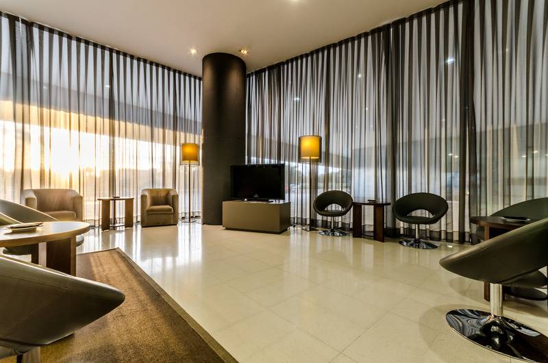 ホテル Yit Via Sevilla Mairena