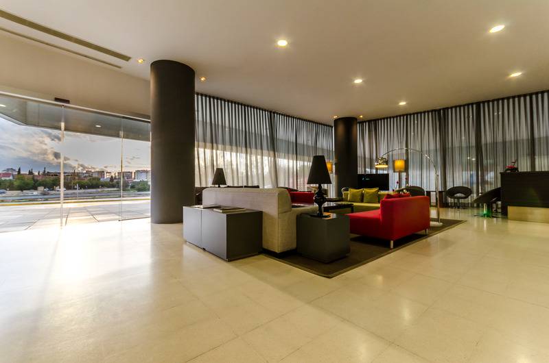 ホテル Yit Via Sevilla Mairena