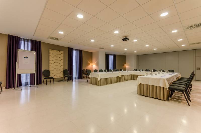 ホテル Yit Via Sevilla Mairena