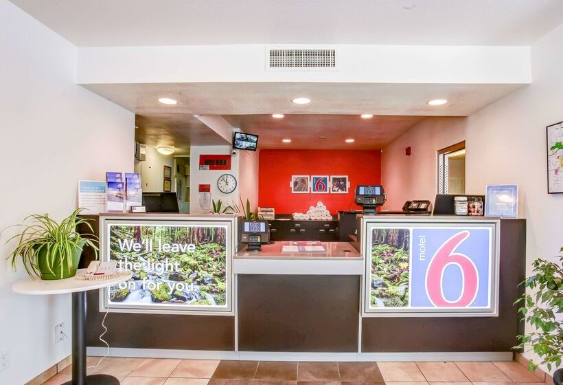 Motel 6 Grants Pass, Or