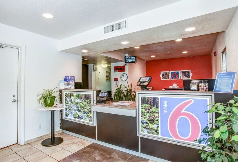 Motel 6 Grants Pass, Or