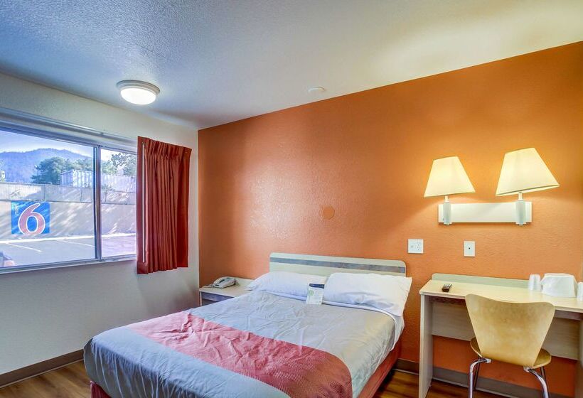 Motel 6 Grants Pass, Or