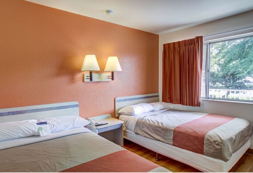 Motel 6 Grants Pass, Or