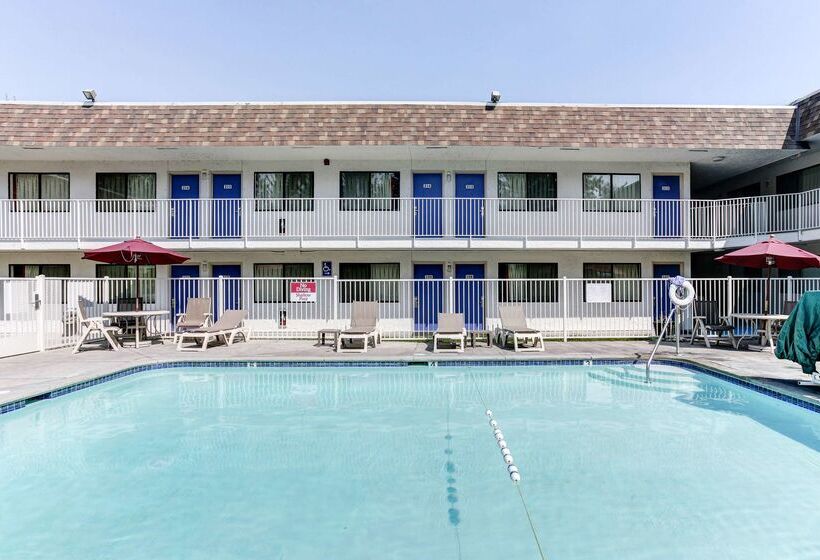 Motel 6 Grants Pass, Or