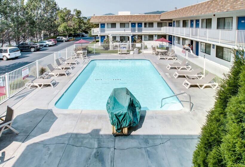 Motel 6 Grants Pass, Or