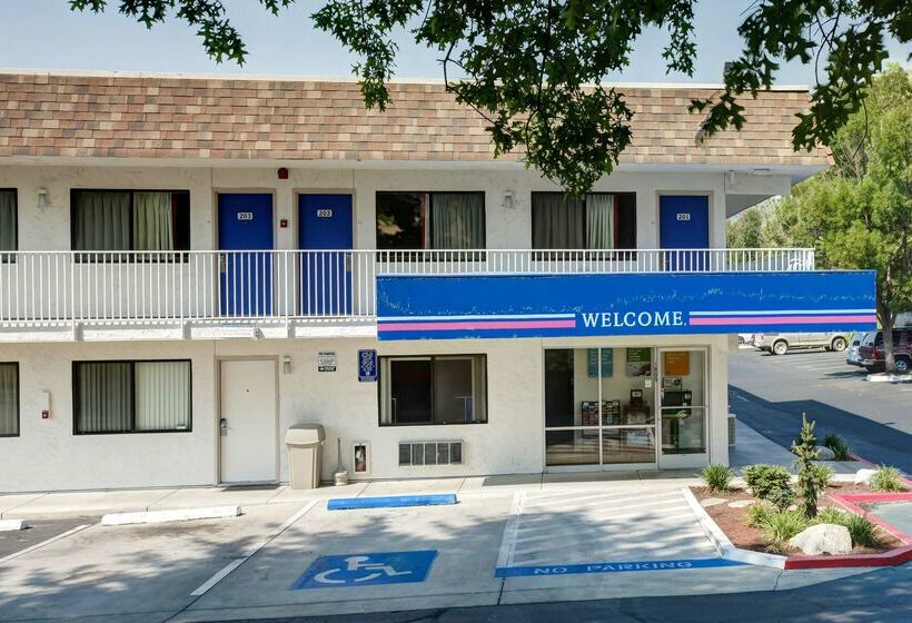 Motel 6 Grants Pass, Or