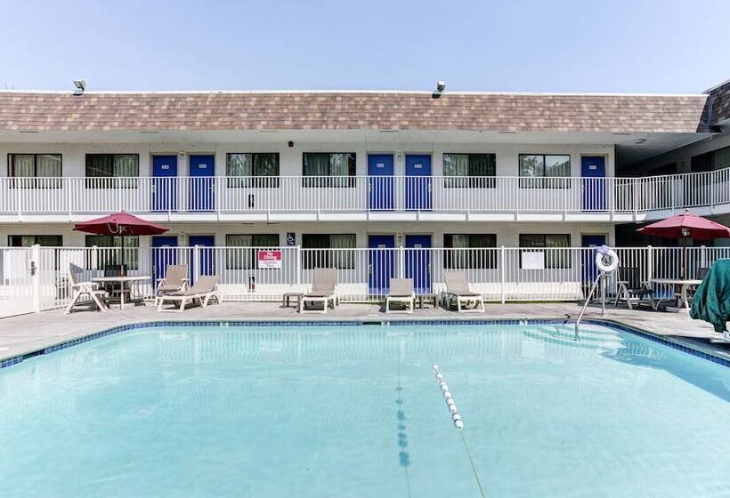 Motel 6 Grants Pass, Or