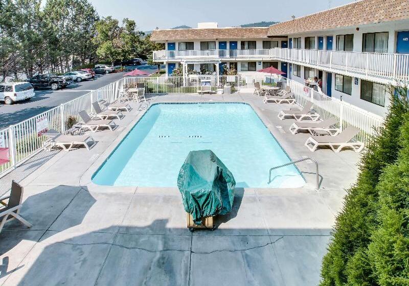 Motel 6 Grants Pass, Or