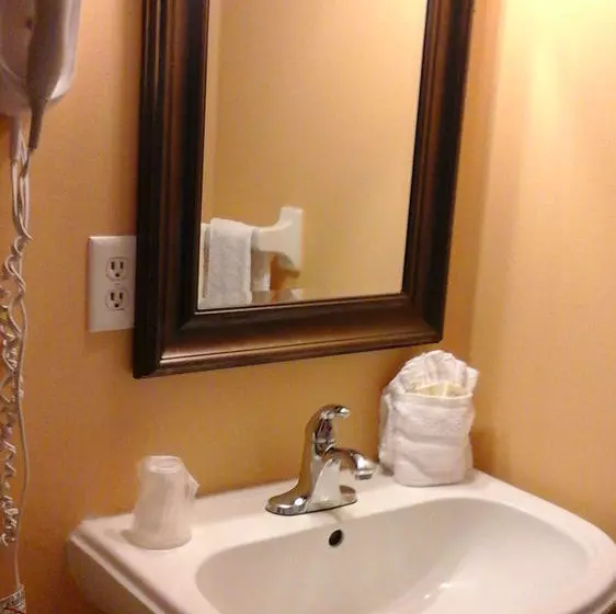 모텔 Beachwalk Inn