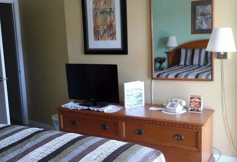 모텔 Beachwalk Inn