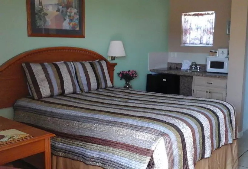 모텔 Beachwalk Inn