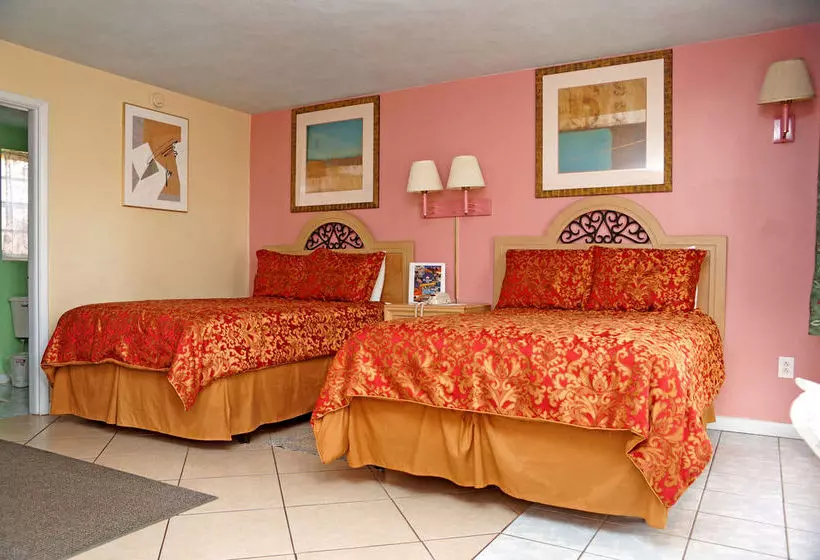 모텔 Beachwalk Inn