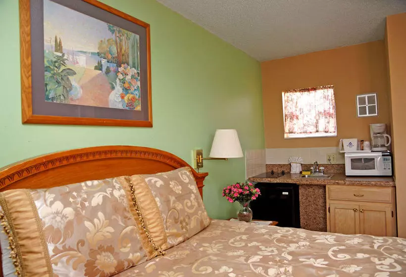 모텔 Beachwalk Inn