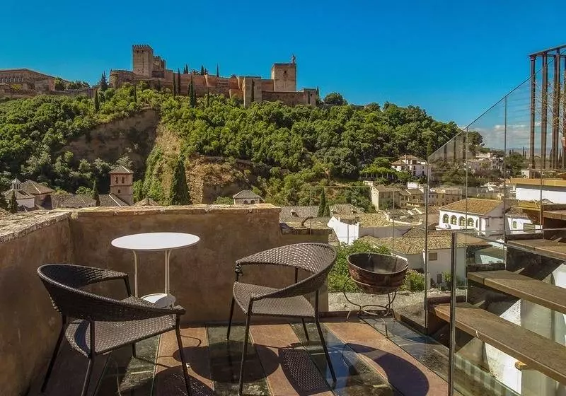 Apartamentos Alhambra