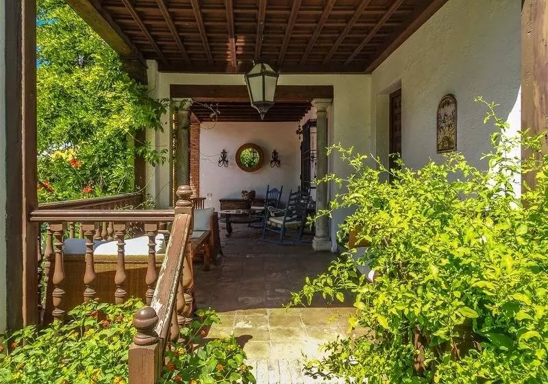 Apartamentos Alhambra