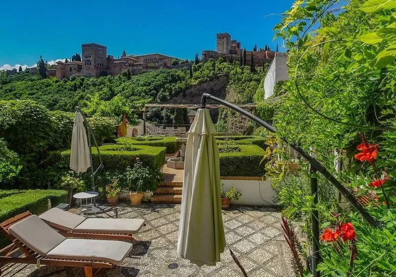 Apartamentos Alhambra