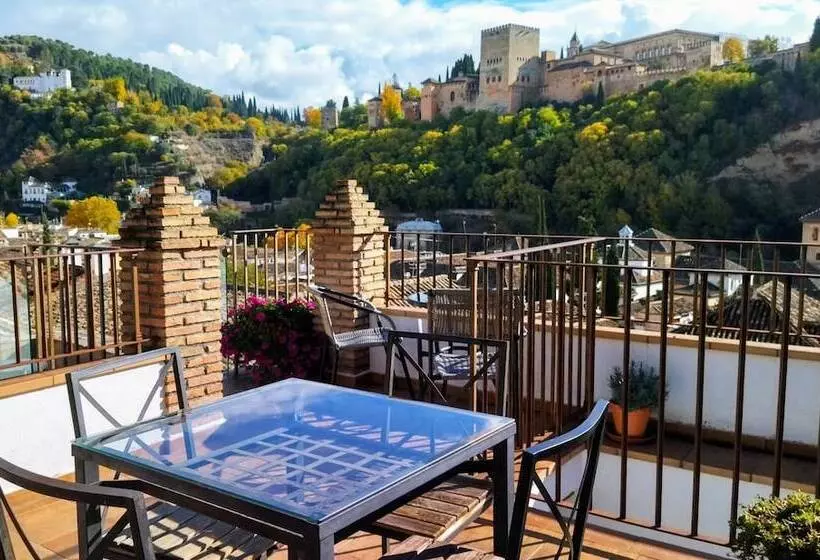 Apartamentos Alhambra