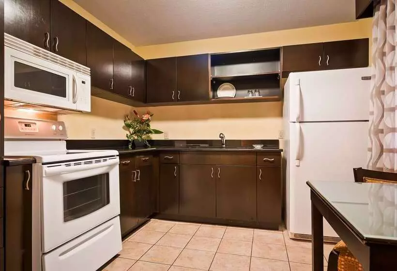 هتل Best Western Plus Bradenton Gateway