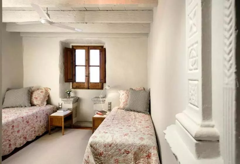 Отель Can Mora De Dalt