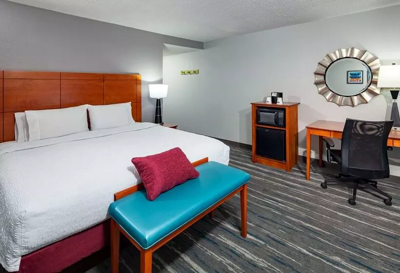 هتل Hampton Inn & Suites Mobile I 65@ Airport Blvd