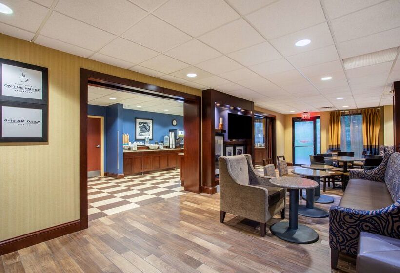 בית מלון כפרי Hampton Inn Fishkill