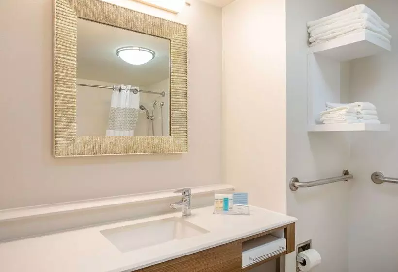 هتل Hampton Inn Fishkill