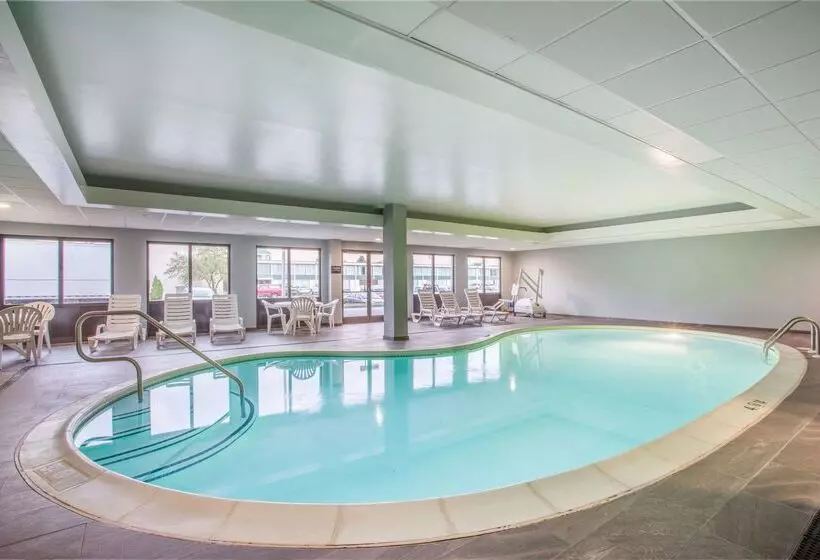 هتل Hampton Inn Fishkill