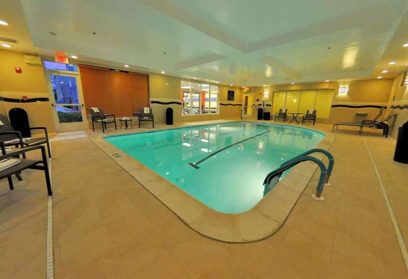 בית מלון כפרי Hampton Inn Richmond  Airport