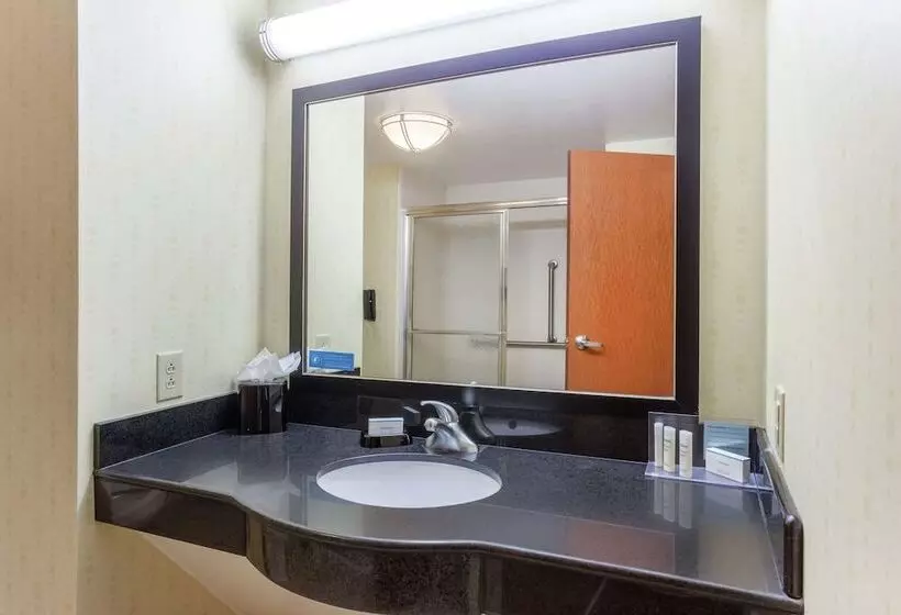 هتل Hampton Inn Richmond  South