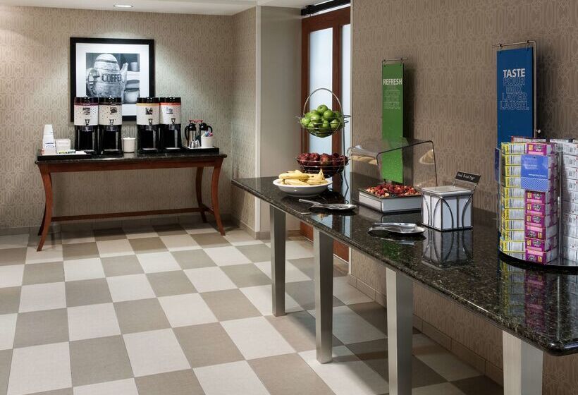 فندق Hampton Inn & Suites Davenport