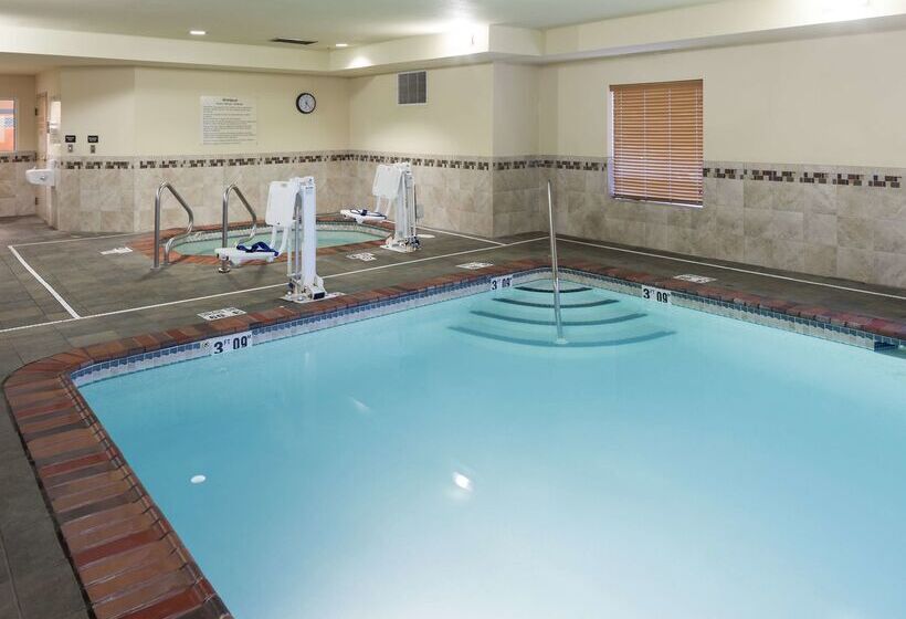 فندق Hampton Inn & Suites Davenport