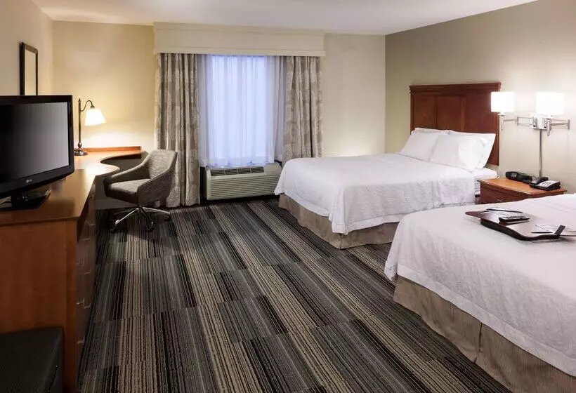 هتل Hampton Inn & Suites Davenport