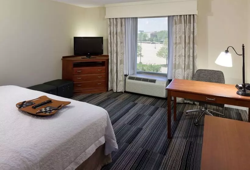 هتل Hampton Inn & Suites Davenport