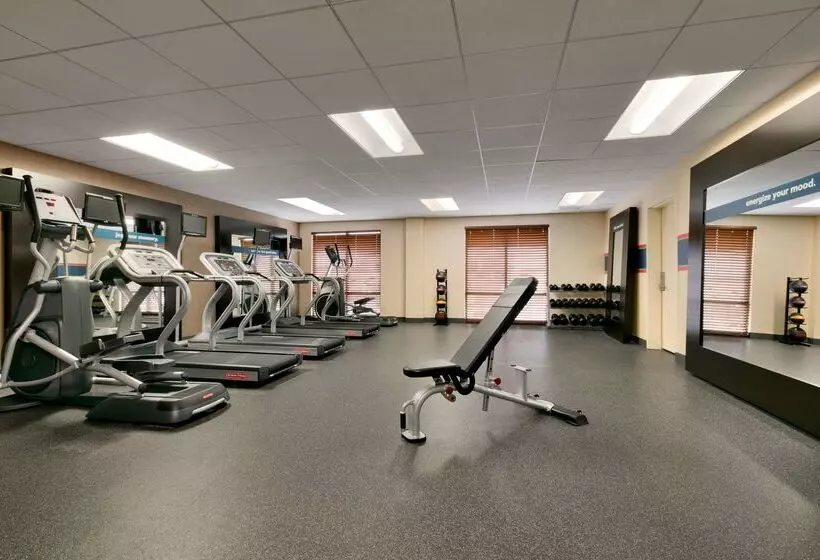 Otel Hampton Inn & Suites Mahwah