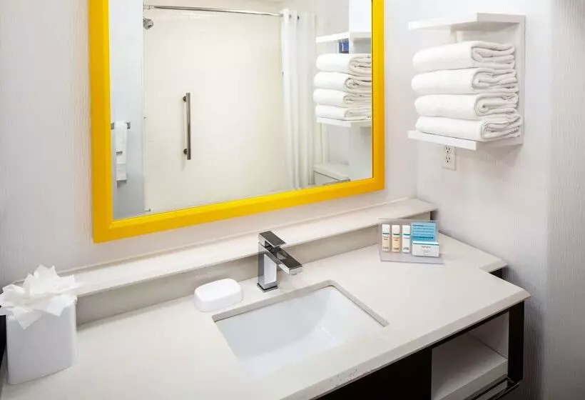 Отель Hampton Inn & Suites Parker