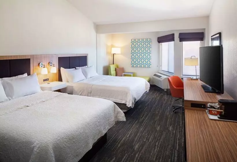 Отель Hampton Inn & Suites Parker