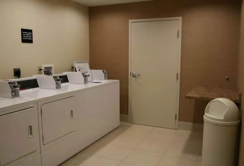 Отель Hampton Inn & Suites Wilder