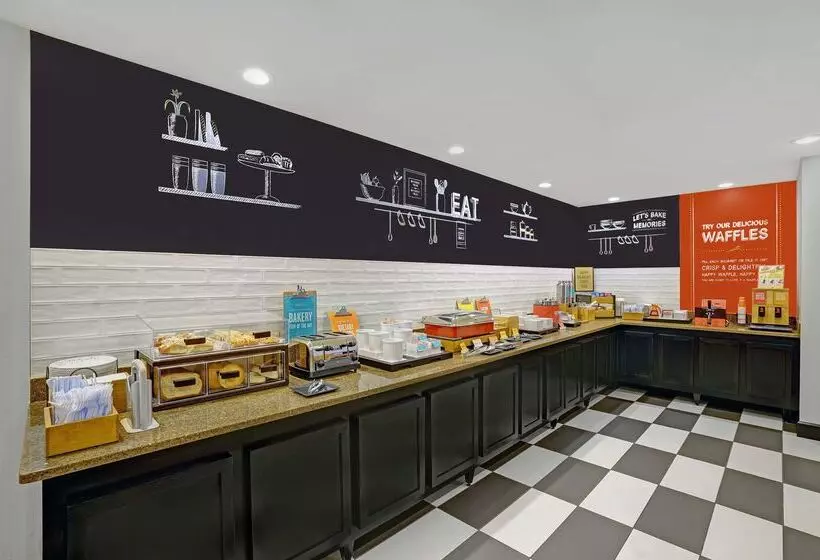 هتل Hampton Inn Utica