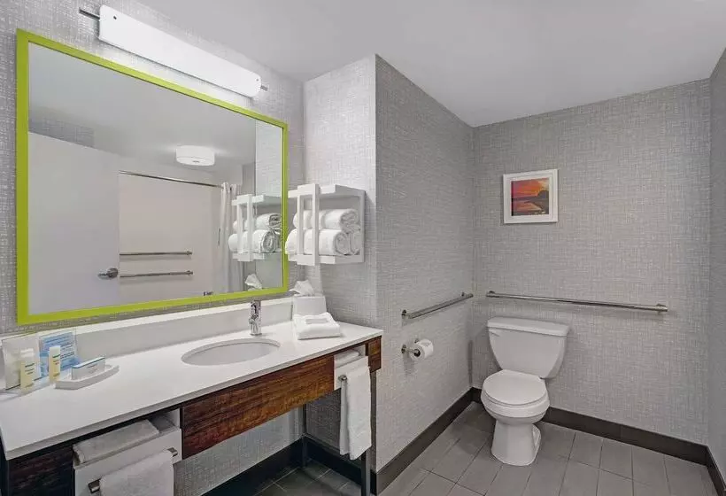 هتل Hampton Inn Utica