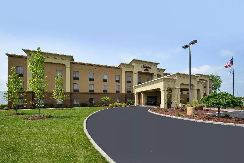 هتل Hampton Inn Utica
