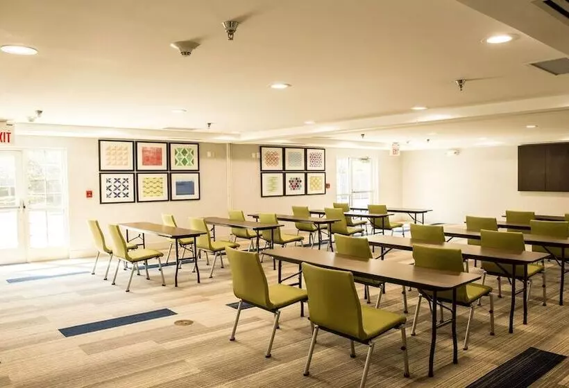 ホテル Holiday Inn Express Columbus Dublin, An Ihg