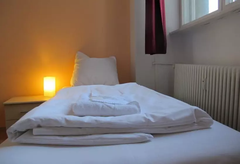 هتل Metropol Hostel Berlin