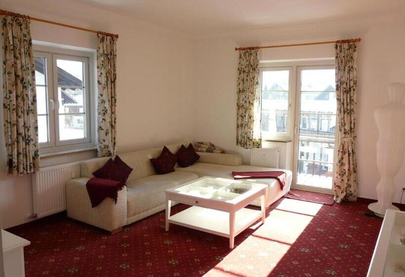 בית מלון כפרי Roter Hahn Bed & Breakfast