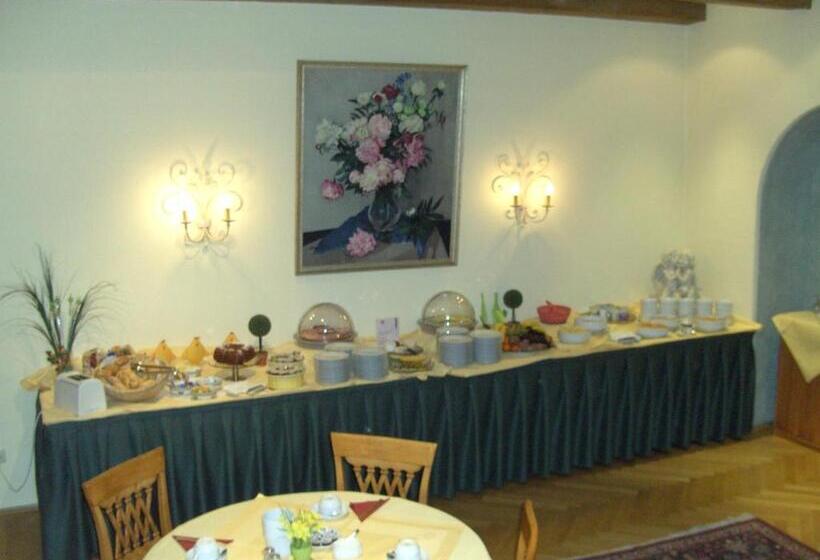 Отель Roter Hahn Bed & Breakfast