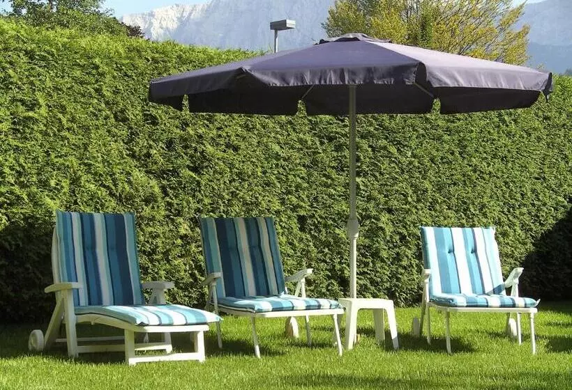 هتل Roter Hahn   Bed & Breakfast