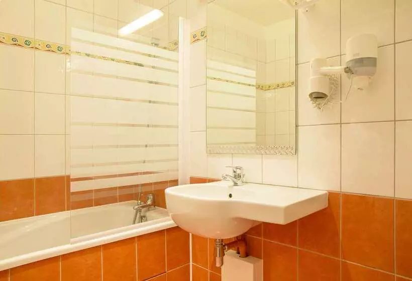 هتل The Originals City, Hôtel Loval, Brest