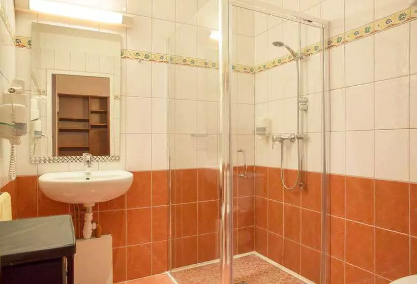 هتل The Originals City, Hôtel Loval, Brest